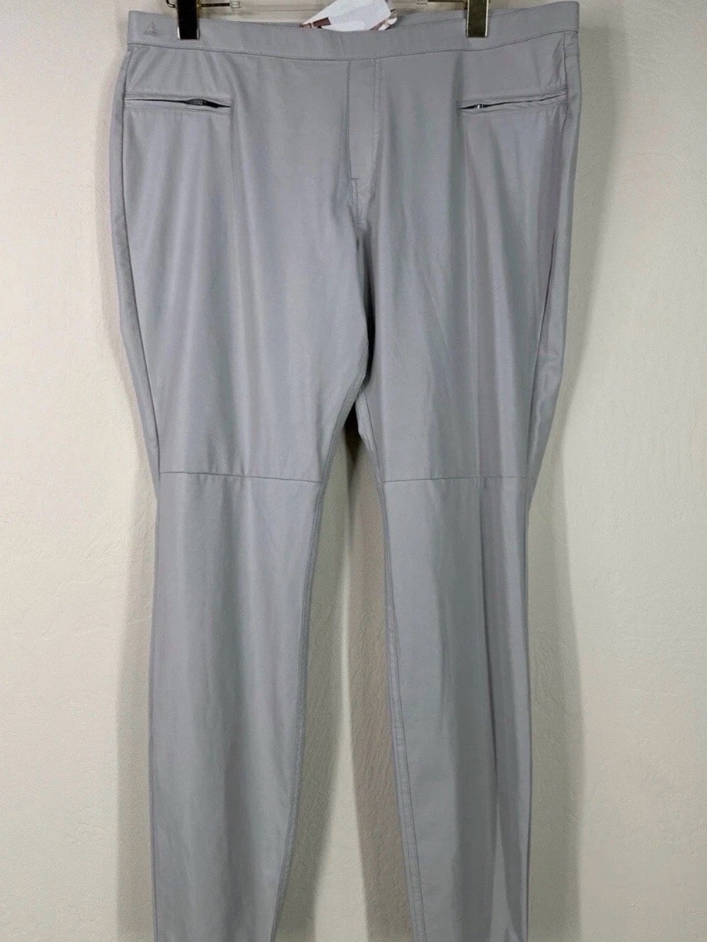 HUE Leatherette skimmer Light Gray womens Pants -